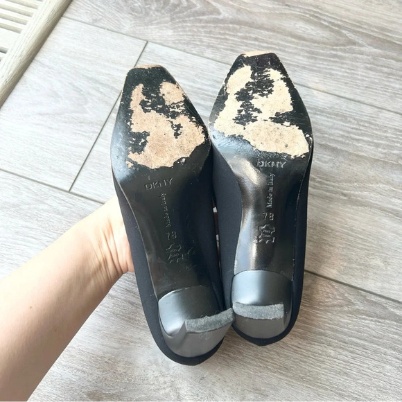 DKNY Essential Black Nylon Fabric Square Toe Slim  Heel Pumps Made in Italy - Picture 10 of 14